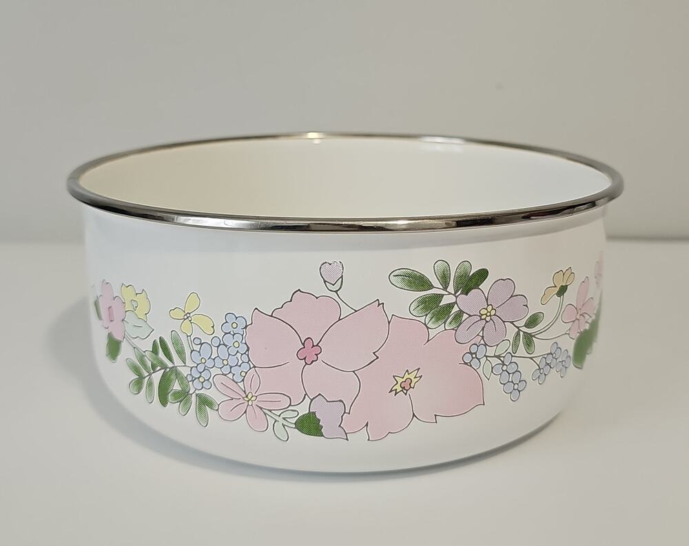 Vintage Kobe Bowls Enamel Pot Cookware Floral Pink Purple Shabby Chic Coquette